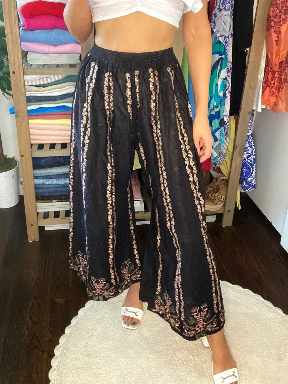 BOHO Black Cropped Embroidered Wide-Leg High Rise Pants! 🖤